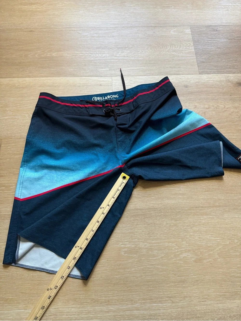 Billabong Navy and Teal Gradient Boardshorts with Red Trim